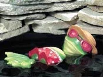 Sunbathing Frog Floater | Statuary